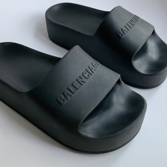 Balenciaga Mono logo-embossed rubber platform slides - Size 7.5 - Picture 2 of 4